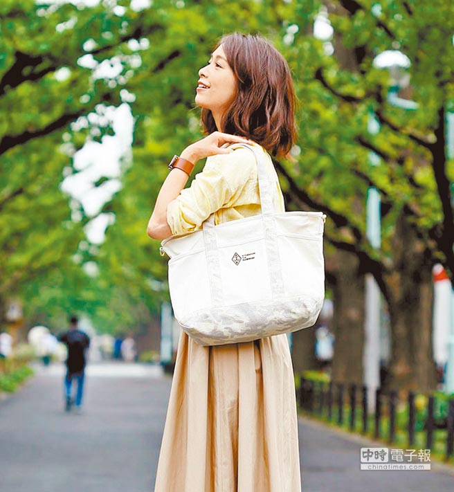  簡約實用 托特包大大吸引眼球，歡迎定制
